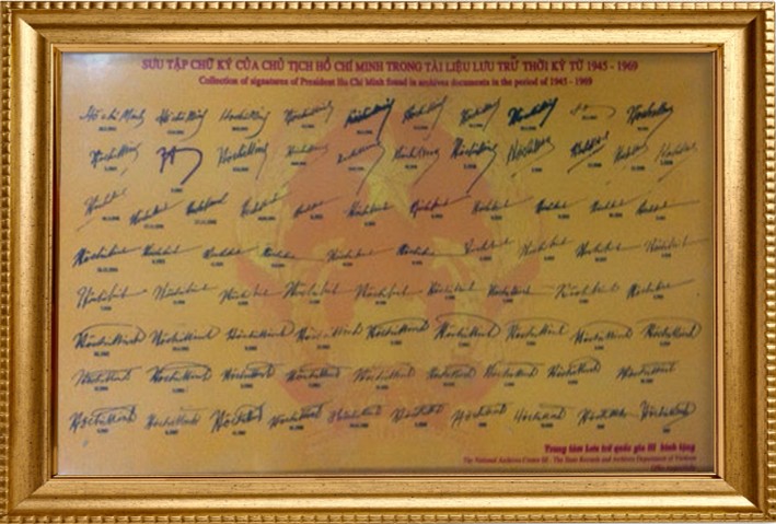 Các mẫu chữ ký của Hồ Chủ Tịch thể hiện lý tưởng, nhân cách lớn của Bác.