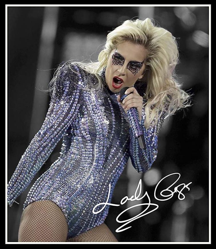 Chữ ký bay lượn của ca sĩ Lady Gaga.