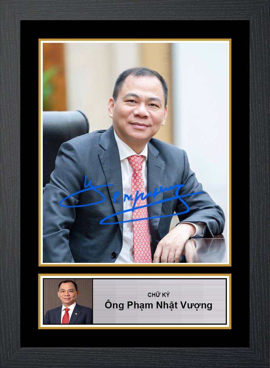 Chữ ký của tỷ phú Việt nam - Ông Phạm Nhật Vượng - Chủ hãng xe Vinfast.